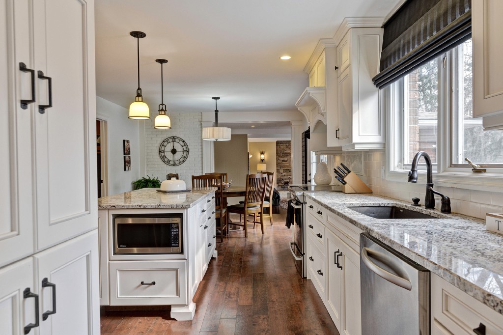 1883 CLARENCE ST, Sarnia, Ontario, Canada