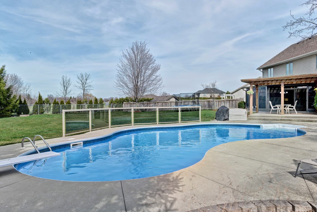 611 RIVA RIDGE DR, St. Clair, Ontario, Canada