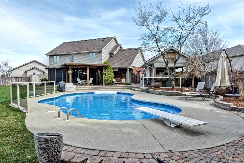 611 RIVA RIDGE DR, St. Clair, Ontario, Canada