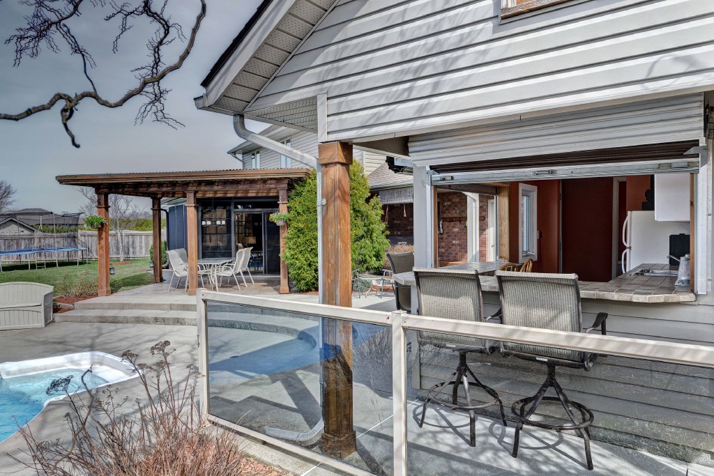 611 RIVA RIDGE DR, St. Clair, Ontario, Canada