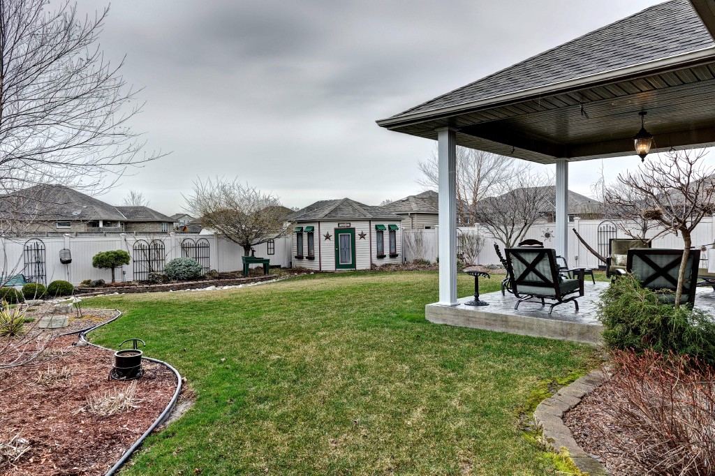221 AUGUSTA BLVD, Sarnia, Ontario, Canada