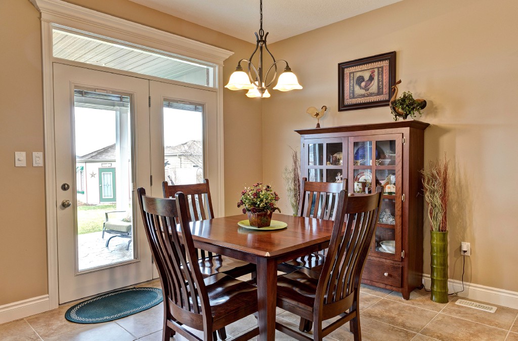 221 AUGUSTA BLVD, Sarnia, Ontario, Canada