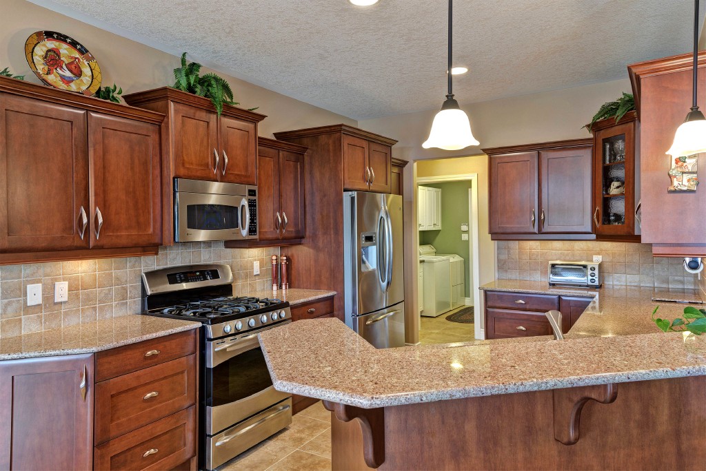 221 AUGUSTA BLVD, Sarnia, Ontario, Canada