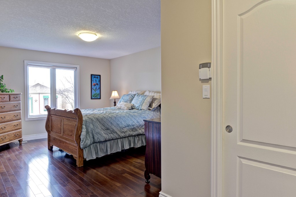 221 AUGUSTA BLVD, Sarnia, Ontario, Canada