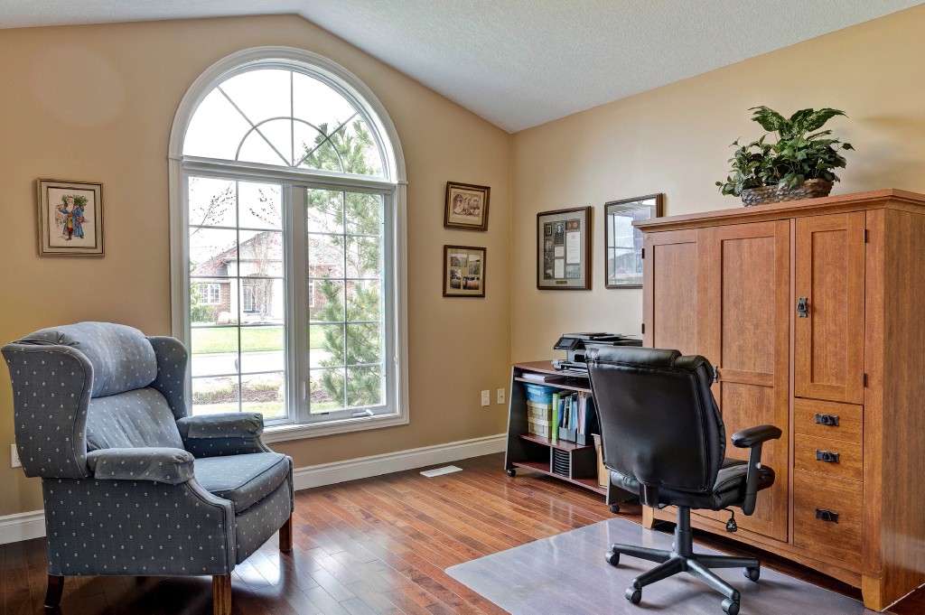 221 AUGUSTA BLVD, Sarnia, Ontario, Canada