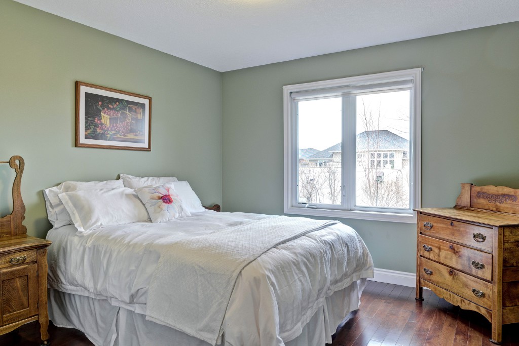 221 AUGUSTA BLVD, Sarnia, Ontario, Canada