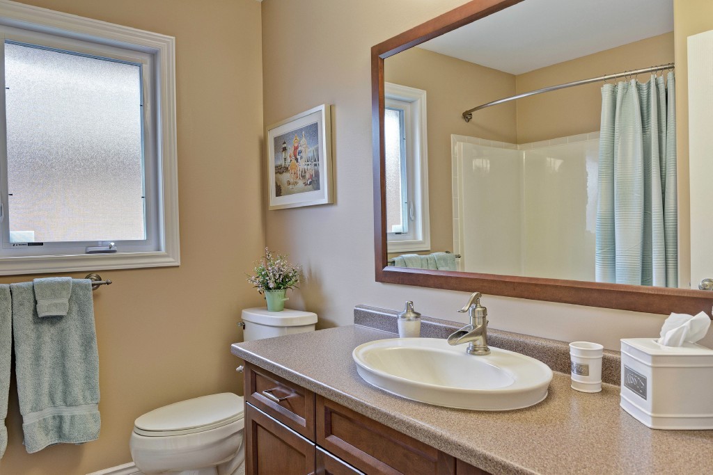 221 AUGUSTA BLVD, Sarnia, Ontario, Canada