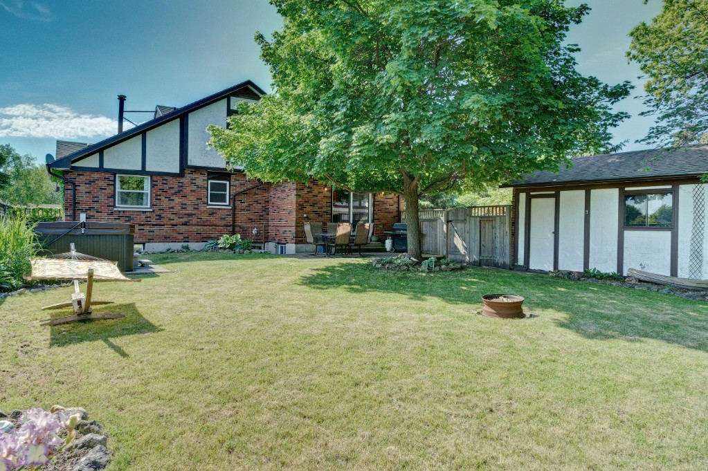 1120 ARLINGTON CRT, Sarnia, Ontario, Canada