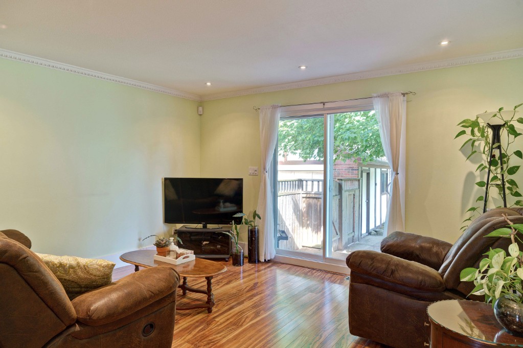 1120 ARLINGTON CRT, Sarnia, Ontario, Canada