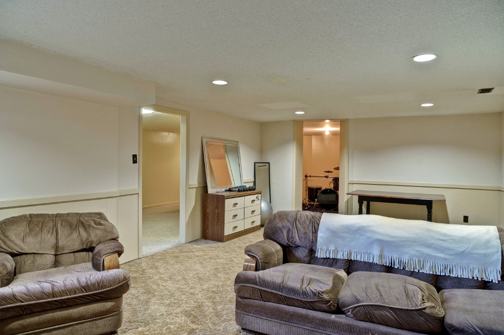 1120 ARLINGTON CRT, Sarnia, Ontario, Canada