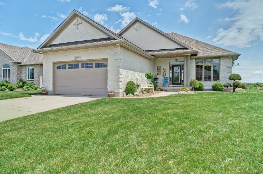 6918 ELIZABETH WAY, Plympton-Wyoming, Ontario, Canada