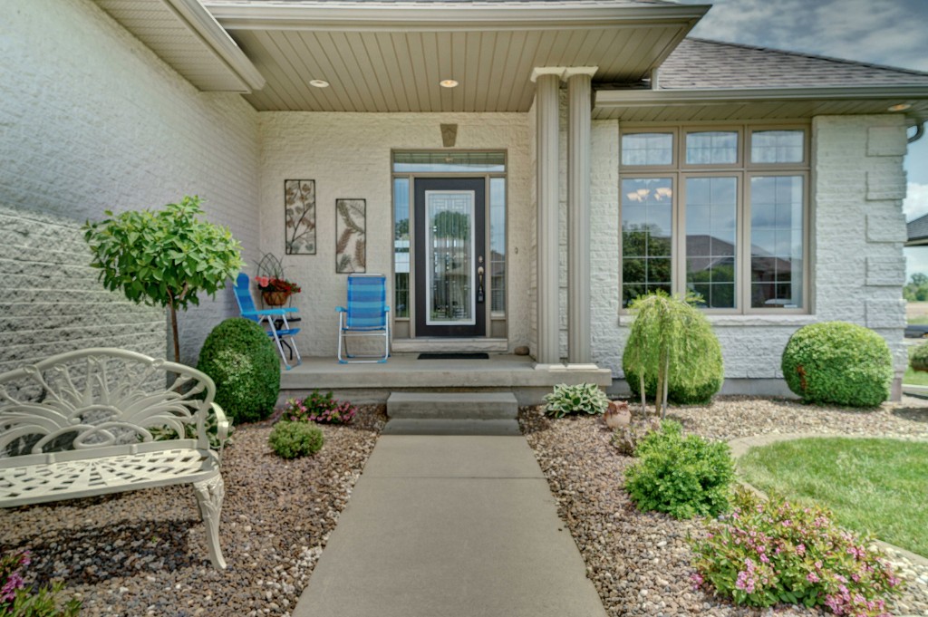 6918 ELIZABETH WAY, Plympton-Wyoming, Ontario, Canada
