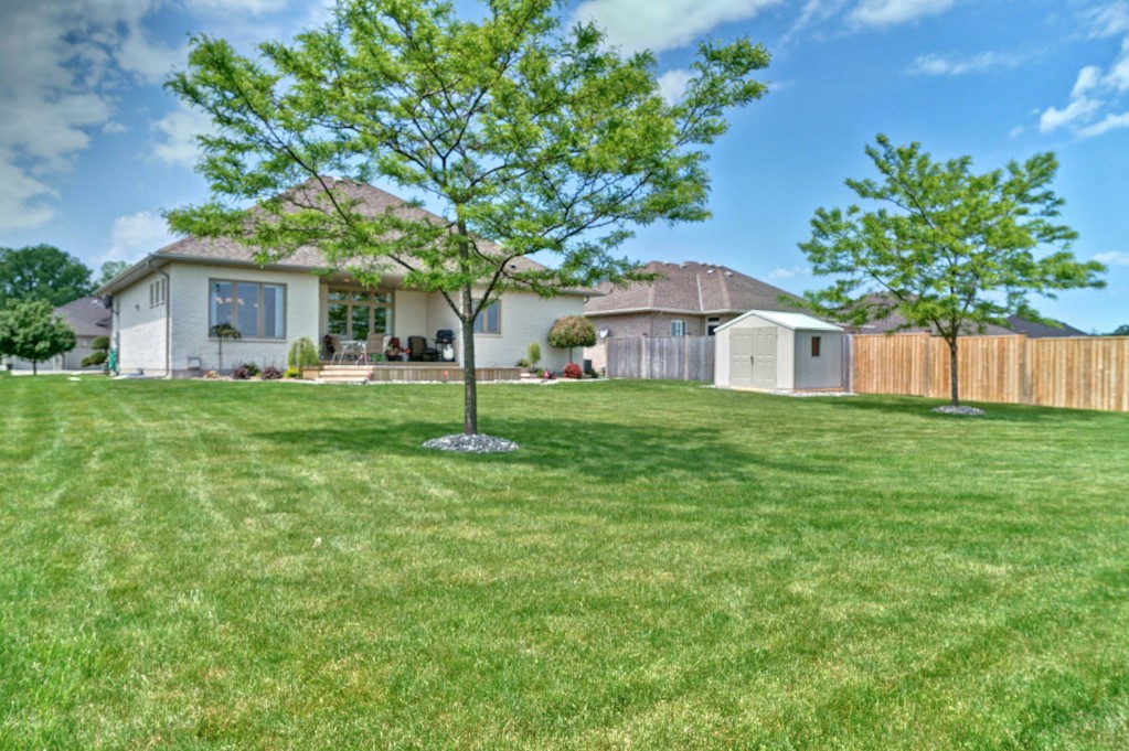 6918 ELIZABETH WAY, Plympton-Wyoming, Ontario, Canada