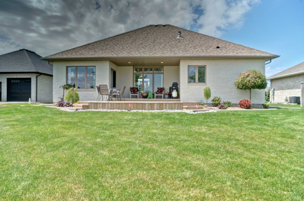 6918 ELIZABETH WAY, Plympton-Wyoming, Ontario, Canada
