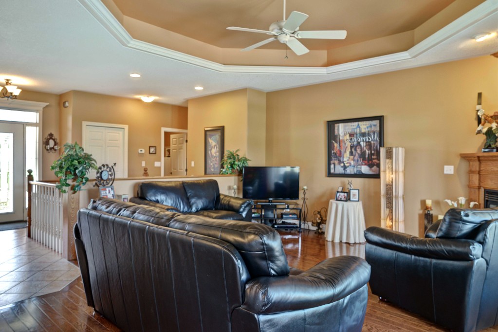 6918 ELIZABETH WAY, Plympton-Wyoming, Ontario, Canada