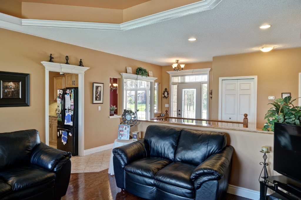 6918 ELIZABETH WAY, Plympton-Wyoming, Ontario, Canada