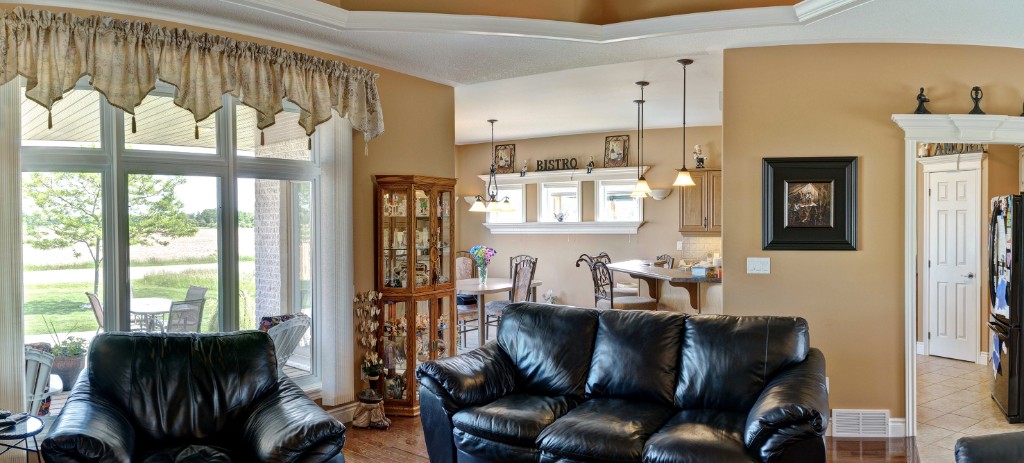 6918 ELIZABETH WAY, Plympton-Wyoming, Ontario, Canada