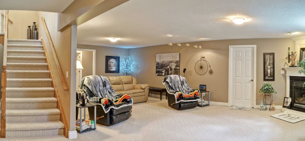 6918 ELIZABETH WAY, Plympton-Wyoming, Ontario, Canada
