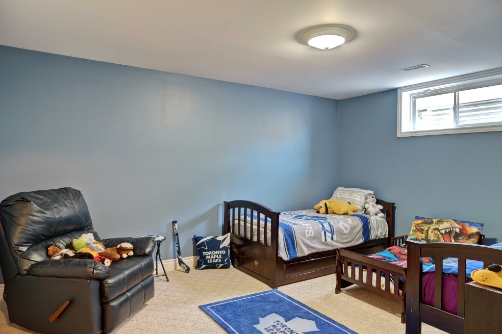 6918 ELIZABETH WAY, Plympton-Wyoming, Ontario, Canada
