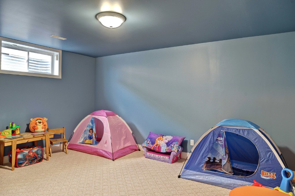 6918 ELIZABETH WAY, Plympton-Wyoming, Ontario, Canada
