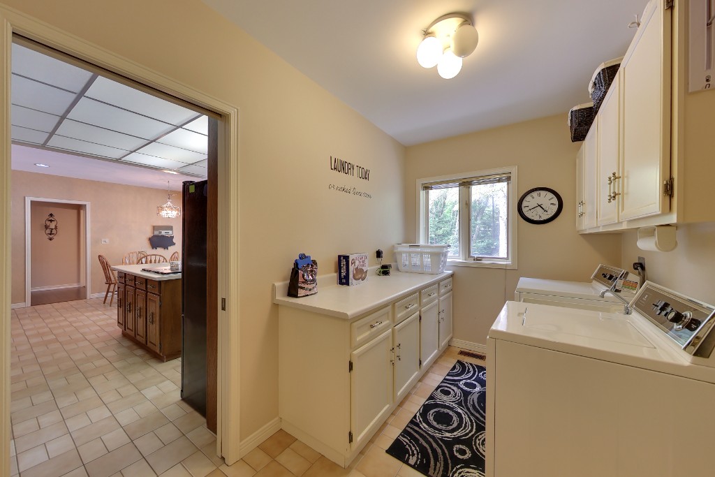 1882 CLARENCE ST, Sarnia, Ontario, Canada