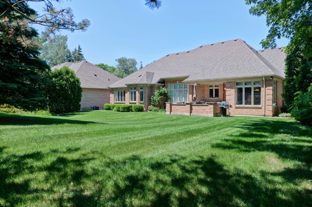 1287 PAMELA CRT, Sarnia, Ontario, Canada