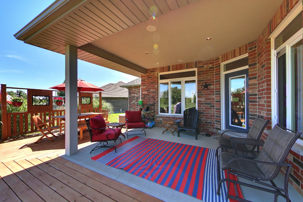 6850 CREEKSIDE DR, Plympton-Wyoming, Ontario, Canada