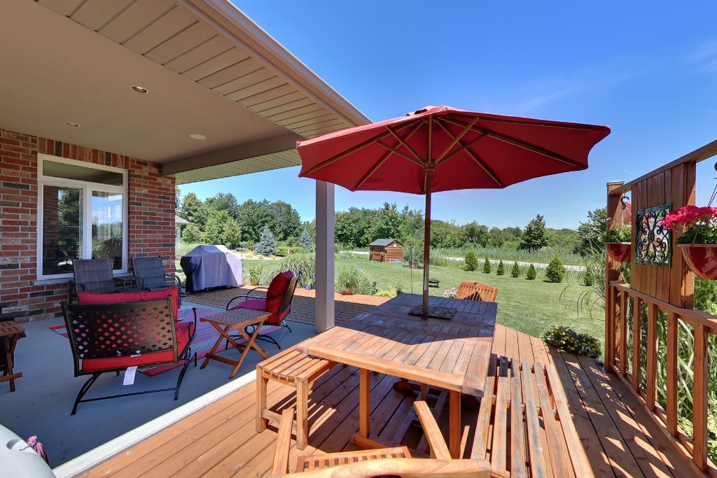 6850 CREEKSIDE DR, Plympton-Wyoming, Ontario, Canada