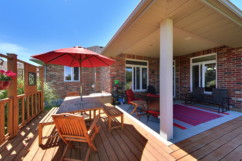 6850 CREEKSIDE DR, Plympton-Wyoming, Ontario, Canada
