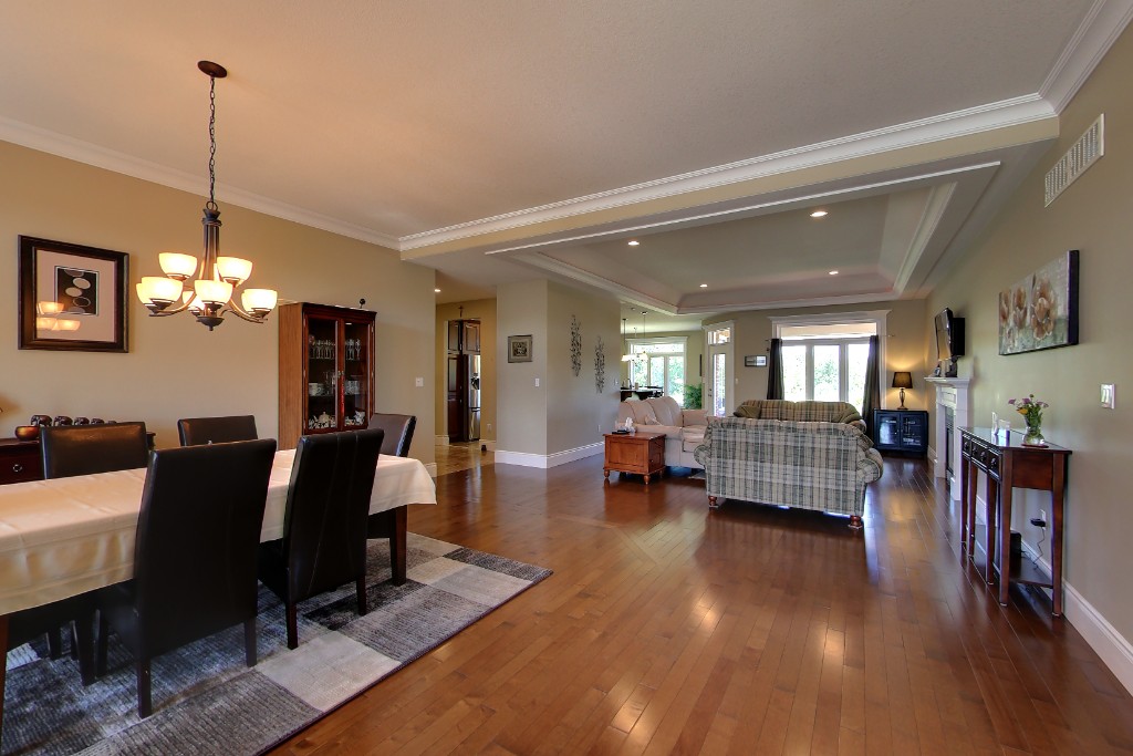 6850 CREEKSIDE DR, Plympton-Wyoming, Ontario, Canada