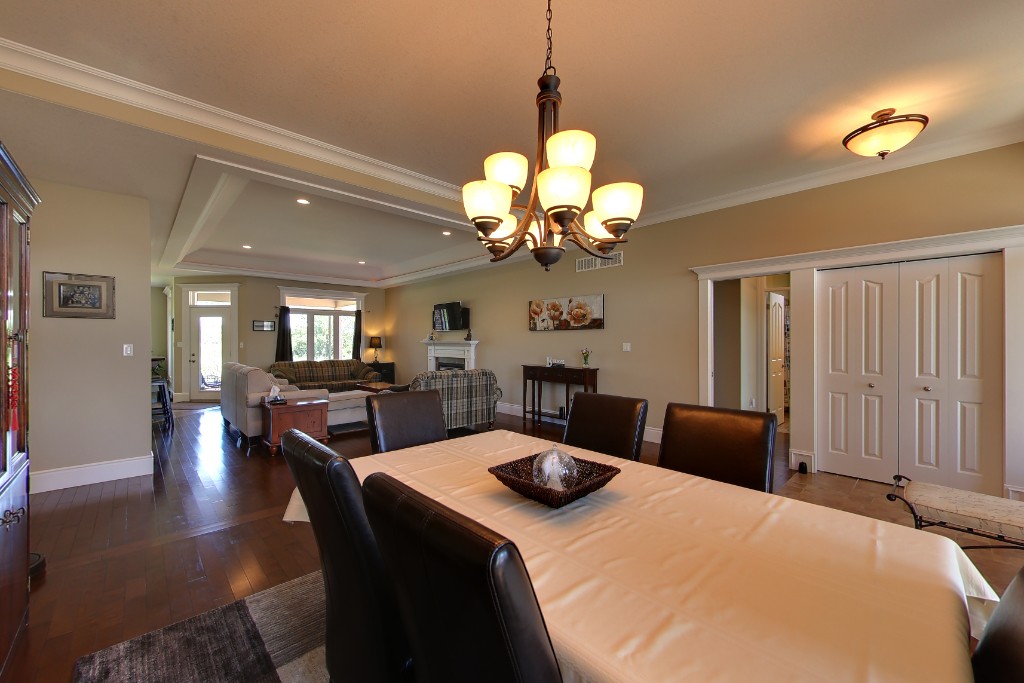 6850 CREEKSIDE DR, Plympton-Wyoming, Ontario, Canada