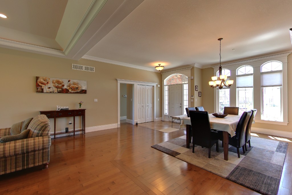 6850 CREEKSIDE DR, Plympton-Wyoming, Ontario, Canada