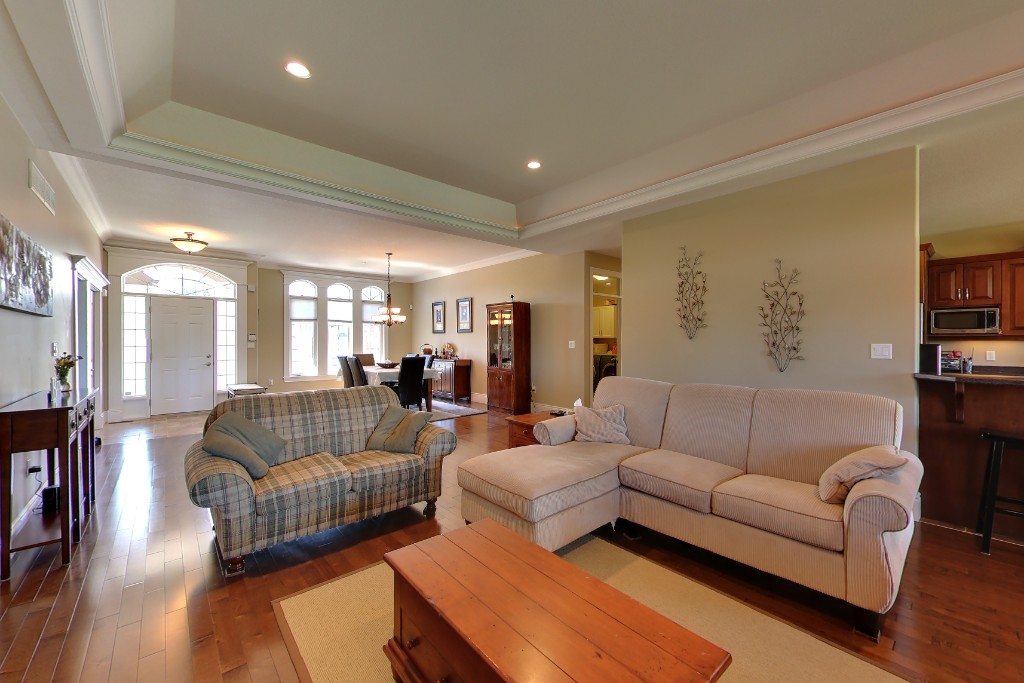 6850 CREEKSIDE DR, Plympton-Wyoming, Ontario, Canada