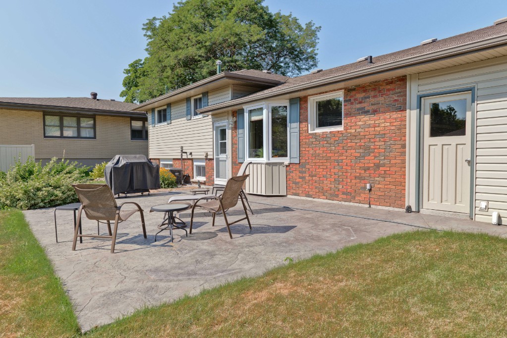 1702 GRACE AVE, Sarnia, Ontario, Canada