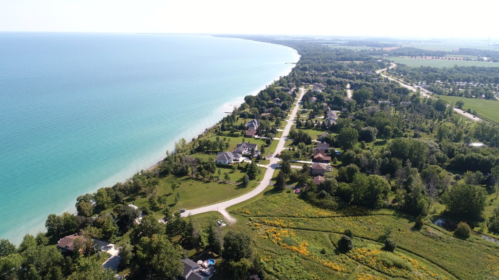 4274 BLUEPOINT DR, Plympton-Wyoming, Ontario, Canada