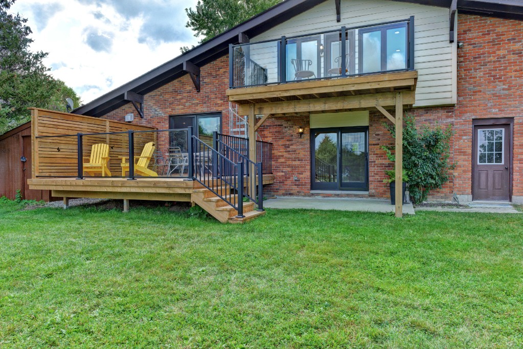 4274 BLUEPOINT DR, Plympton-Wyoming, Ontario, Canada