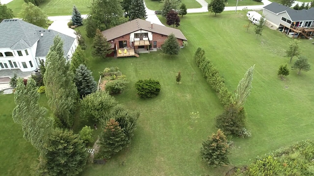 4274 BLUEPOINT DR, Plympton-Wyoming, Ontario, Canada