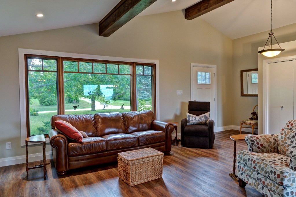 4274 BLUEPOINT DR, Plympton-Wyoming, Ontario, Canada