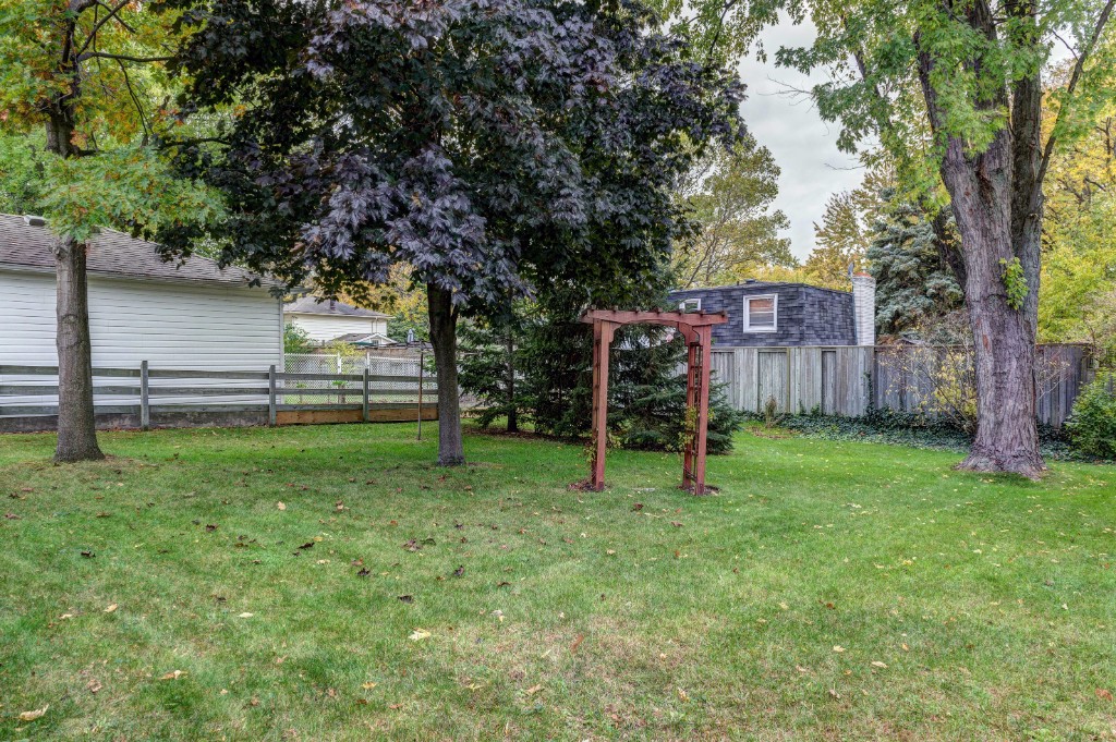 1531 MURPHY RD, Sarnia, Ontario, Canada