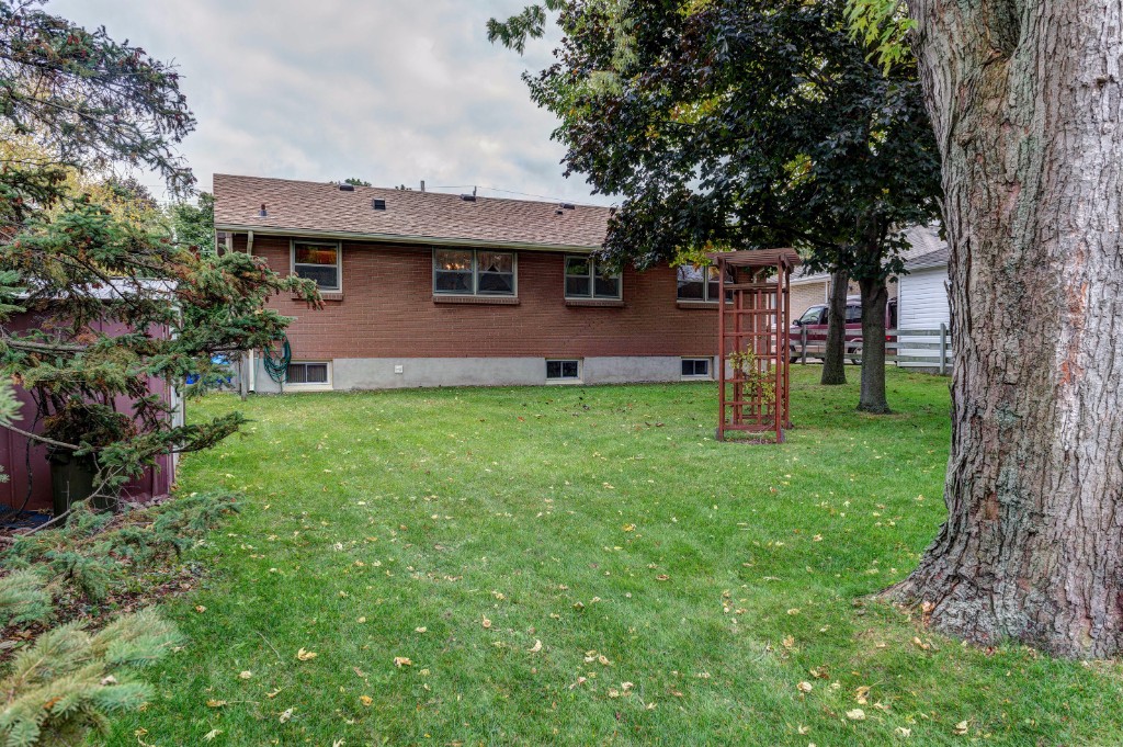 1531 MURPHY RD, Sarnia, Ontario, Canada
