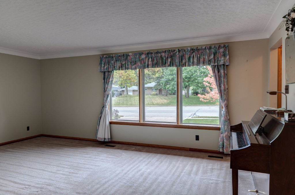 1531 MURPHY RD, Sarnia, Ontario, Canada