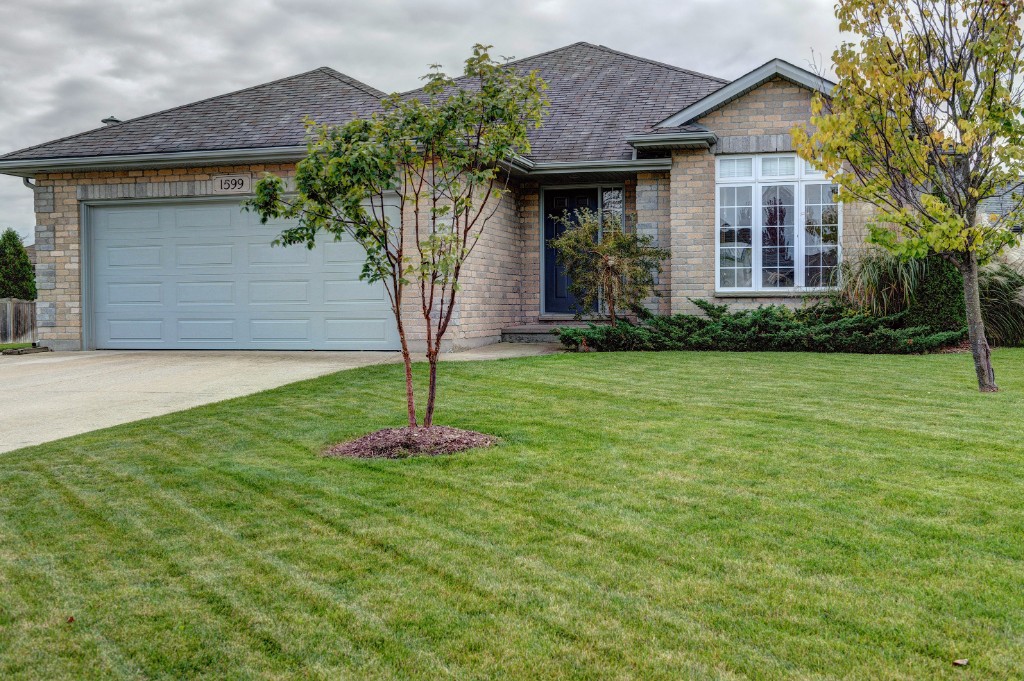 1599 HERITAGE PARK DR, Sarnia, Ontario, Canada