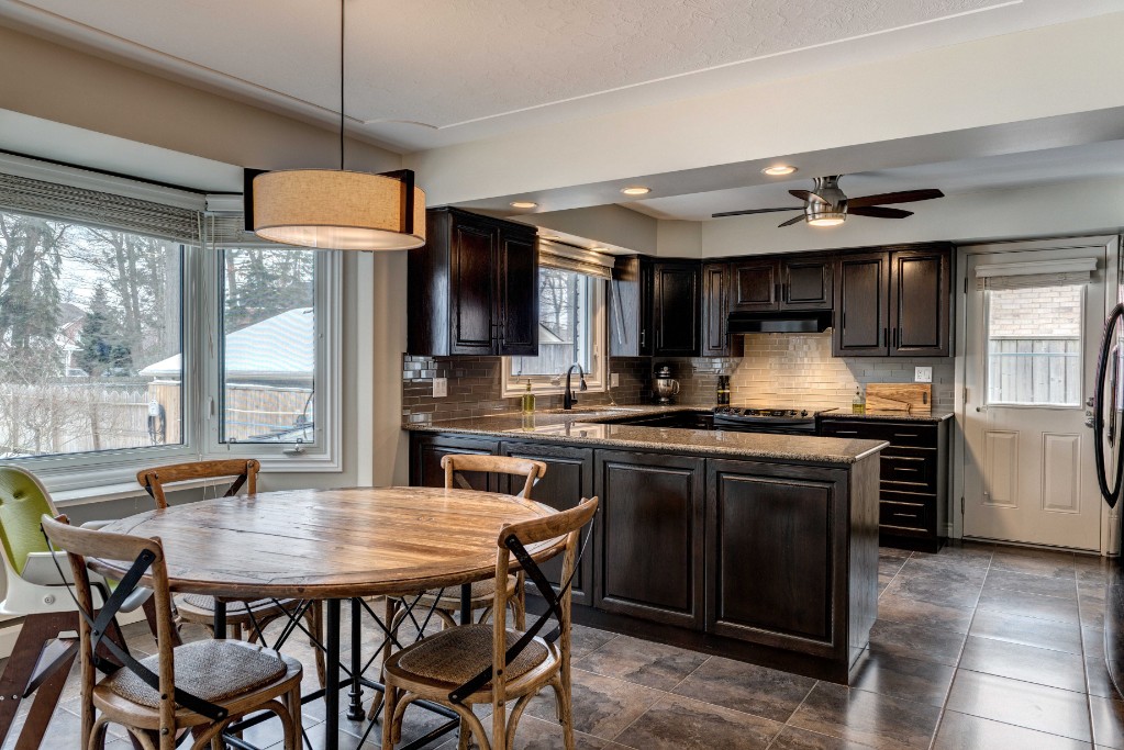 1871 LAKESHORE RD, Sarnia, Ontario, Canada