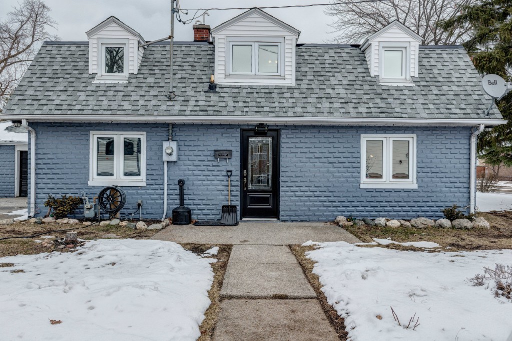 1173 INDIAN RD North, Sarnia, Ontario, Canada