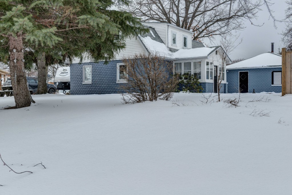 1173 INDIAN RD North, Sarnia, Ontario, Canada