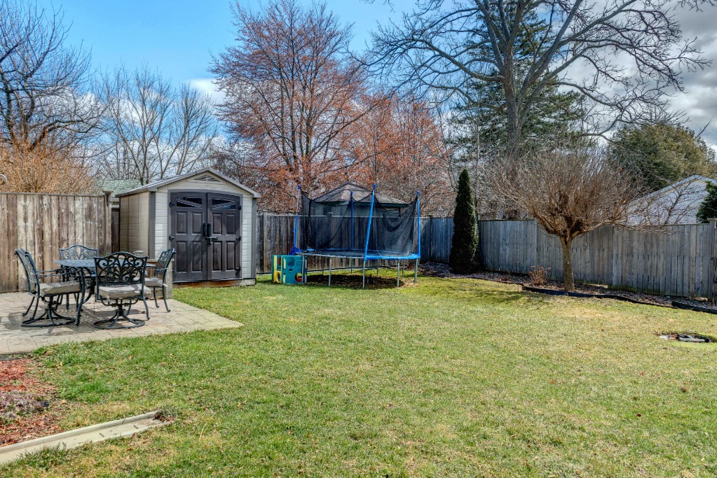528 ONTARIO ST, Plympton-Wyoming, Ontario, Canada