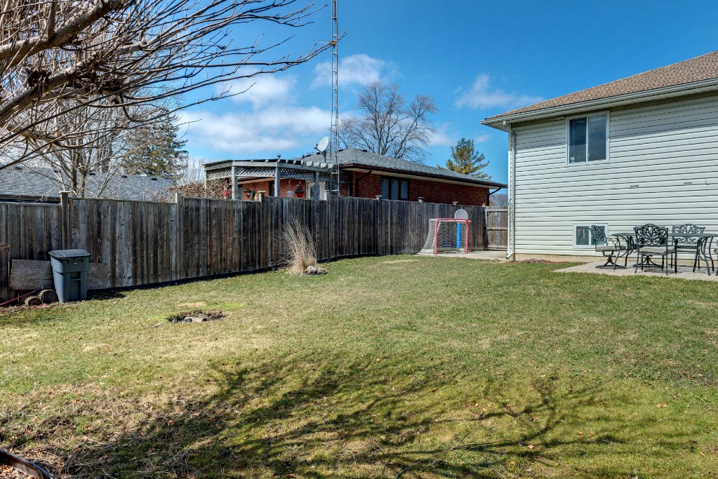 528 ONTARIO ST, Plympton-Wyoming, Ontario, Canada