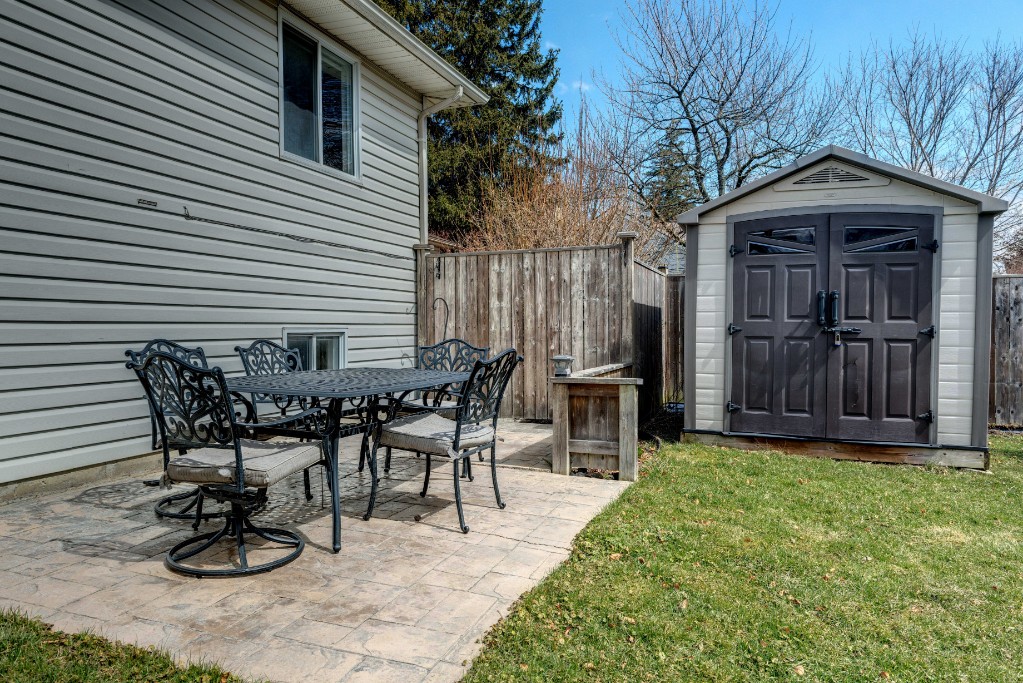 528 ONTARIO ST, Plympton-Wyoming, Ontario, Canada
