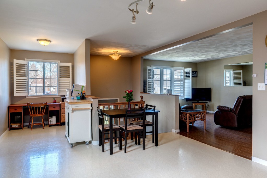 528 ONTARIO ST, Plympton-Wyoming, Ontario, Canada