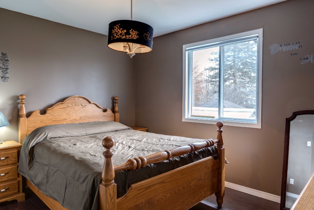 528 ONTARIO ST, Plympton-Wyoming, Ontario, Canada
